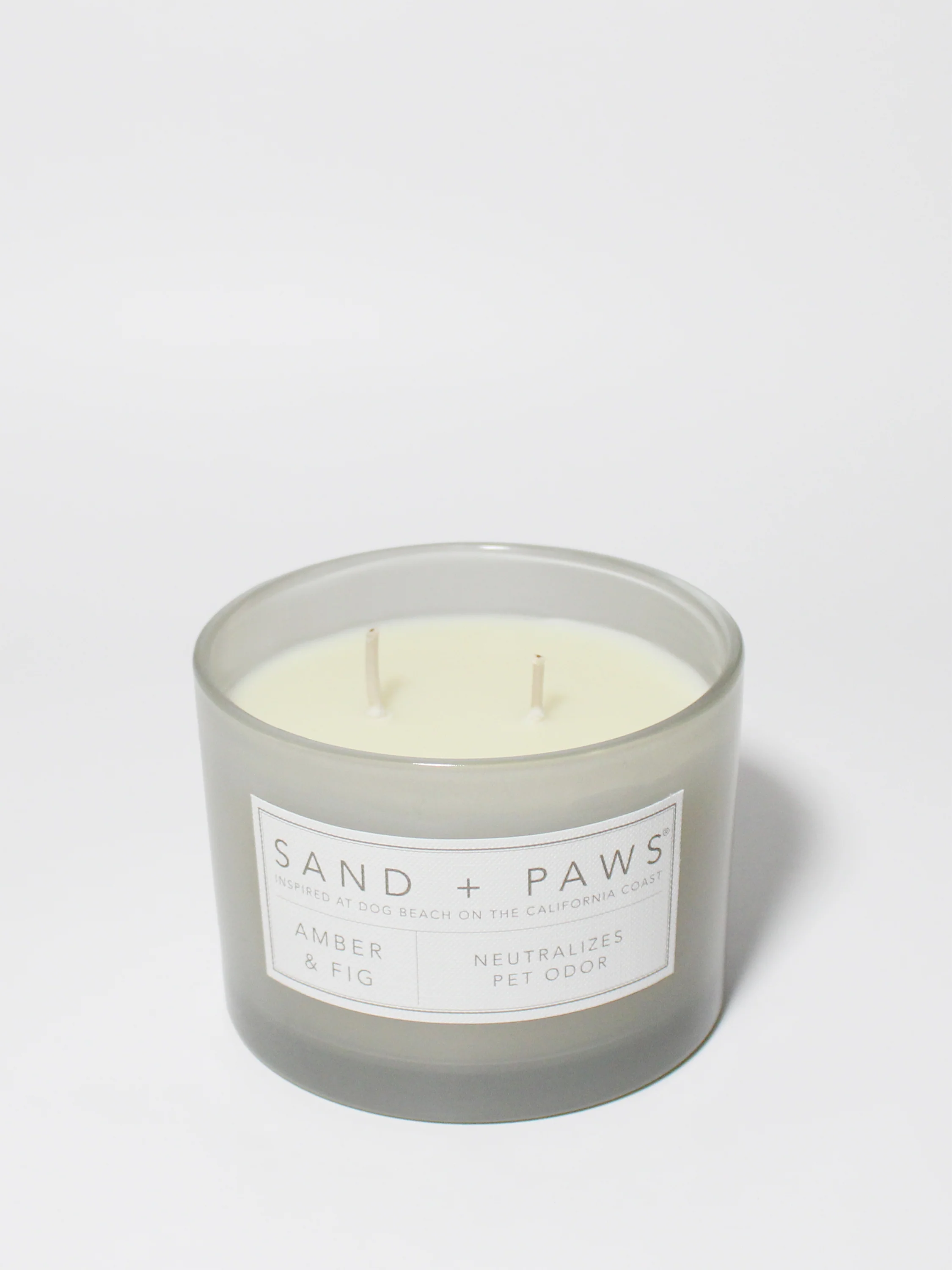 Sand + Paws Amber & Fig 12 oz scented candle - Image 3